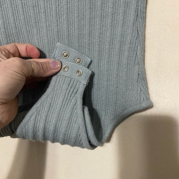 Allie Rose women's S steel blue button up short sleeve sweater bodysuit NWT - Picture 6 of 6